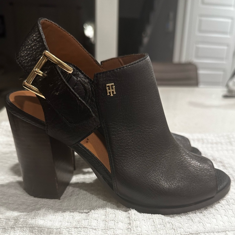 Tommy Hilfiger Peppy Peep-Toe size 7